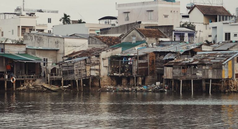 What are the three largest slums in Lagos?
